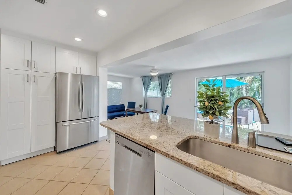 Oakland Park Fl Home Fun In Paradise And Close To Beaches 3 Bedroom Home by Redawning