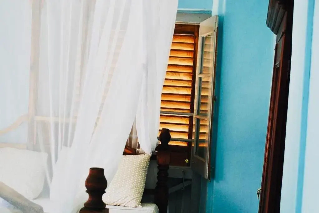 Balcony House