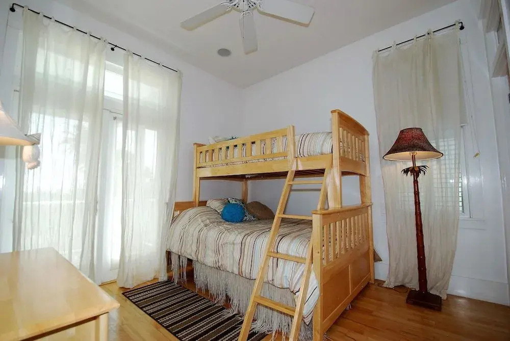 Palm House 8306 3 Bedrooms 3.5 Bathrooms Home
