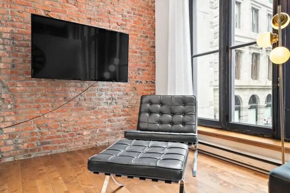 Old Montreal Street View 2BR Loft Hotel