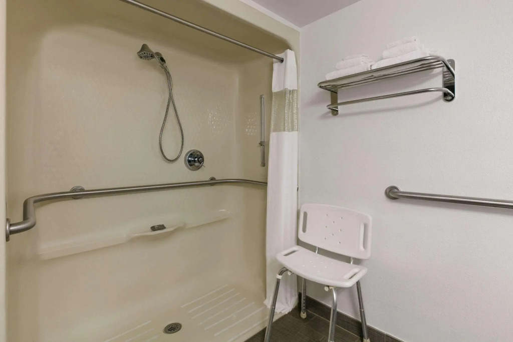 Country Inn & Suites by Radisson, Roanoke Rapids, NC