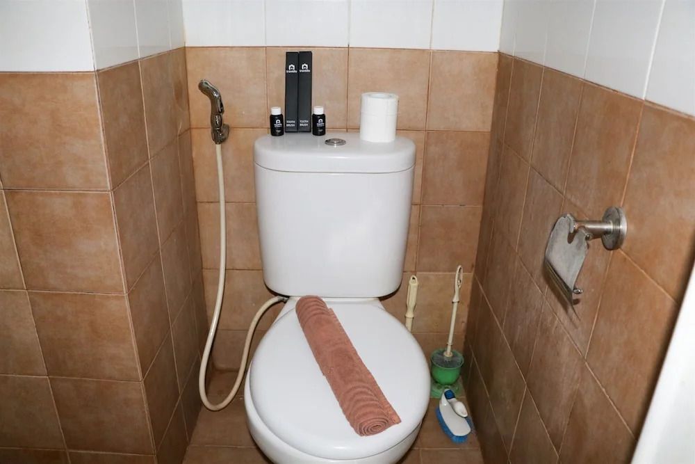Homey And Cozy Stay 2Br At Green Pramuka City Apartment