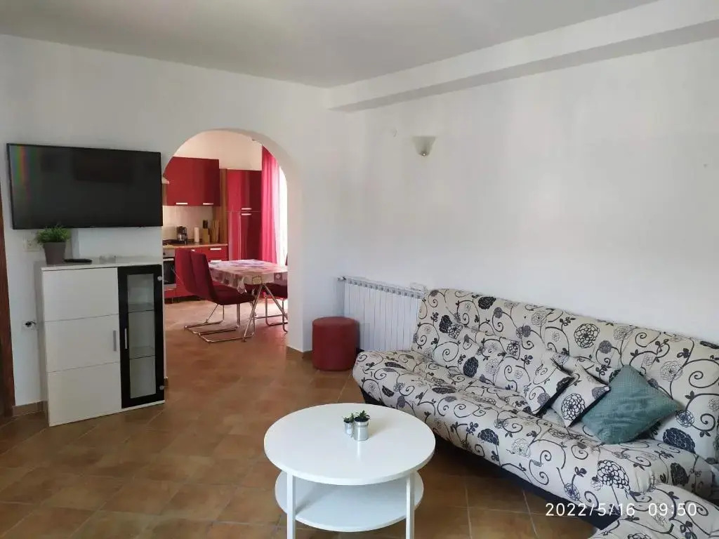 Apartments and room Suza