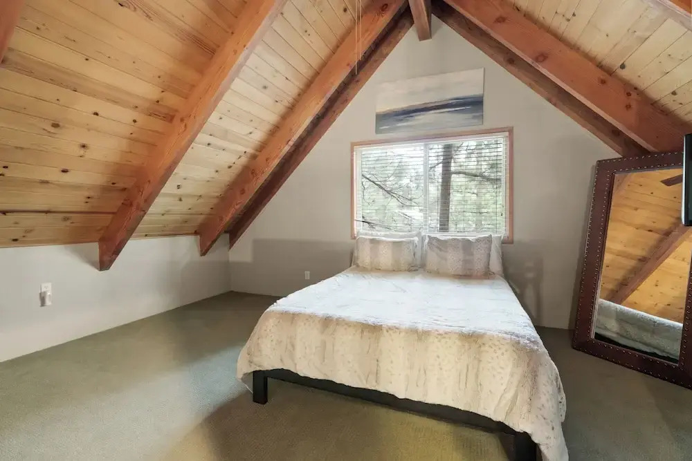 Star & Gem Cabin
