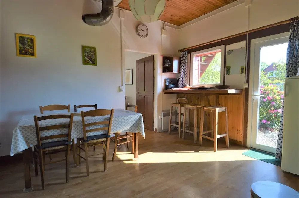 Maison de Campagne : Grand Jardin et Bois Privés