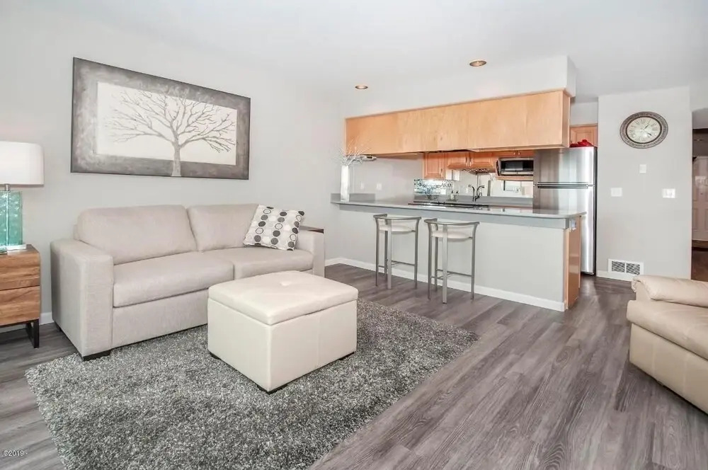 Waters Edge 309