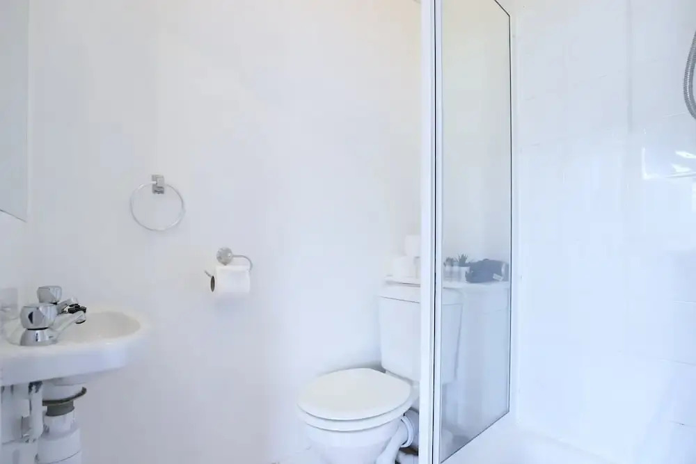 Cosy Studio In West London Fits 2