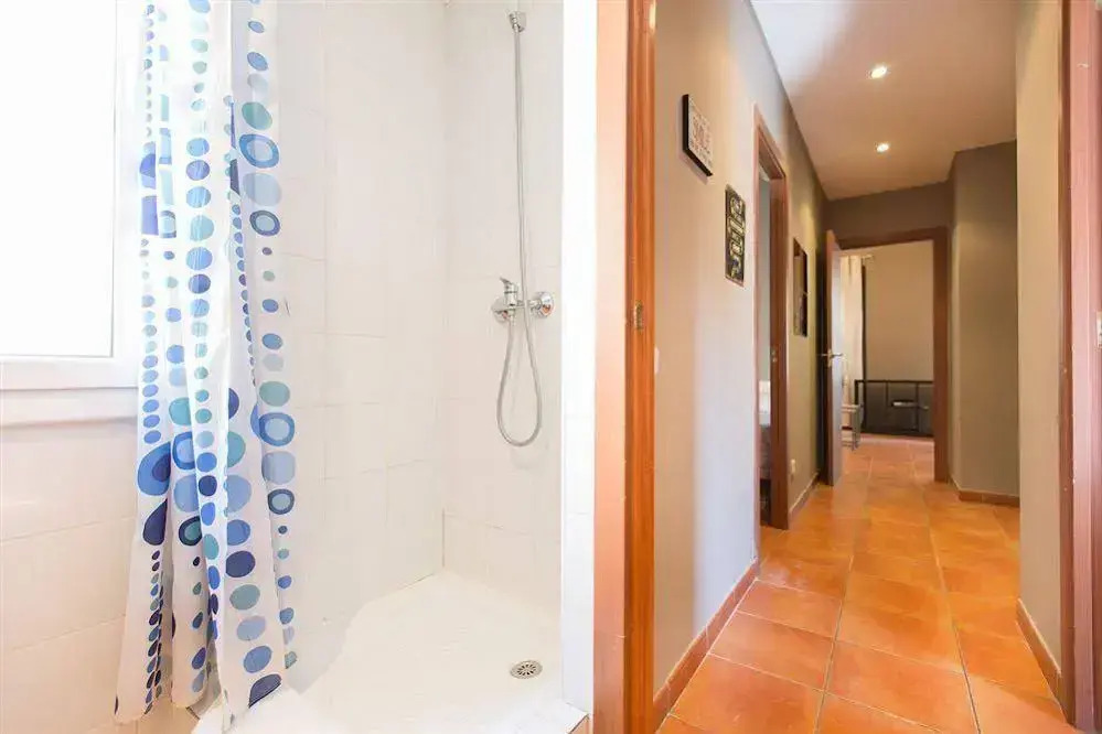 AinB Raval Hospital Apartments