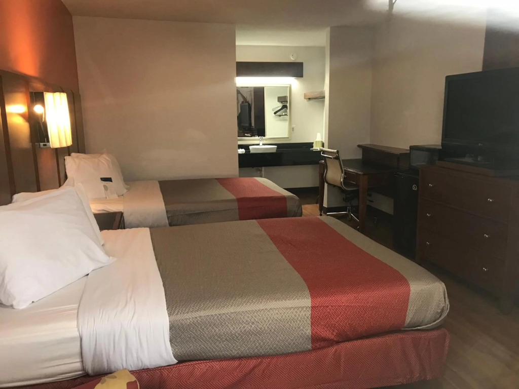 Motel 6-Van Buren, AR I- 40