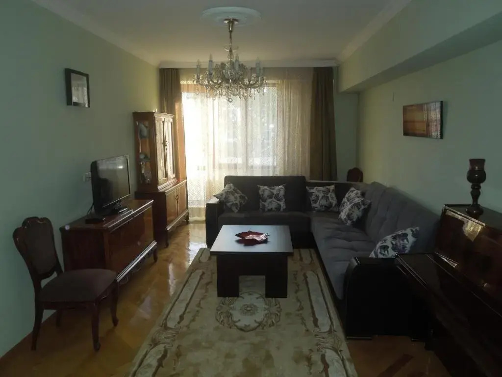 Apartment on 26 May 10/12