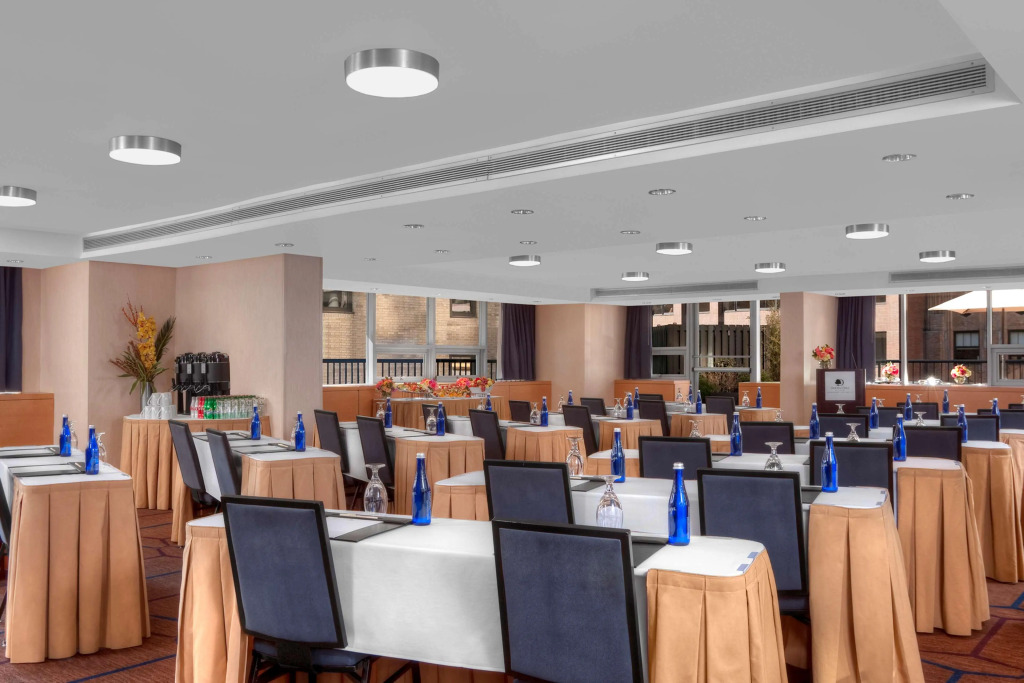 Отель DoubleTree by Hilton Metropolitan - New York City