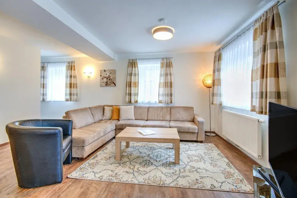 Ski-in/ski-out Brunner Apartment Top 2