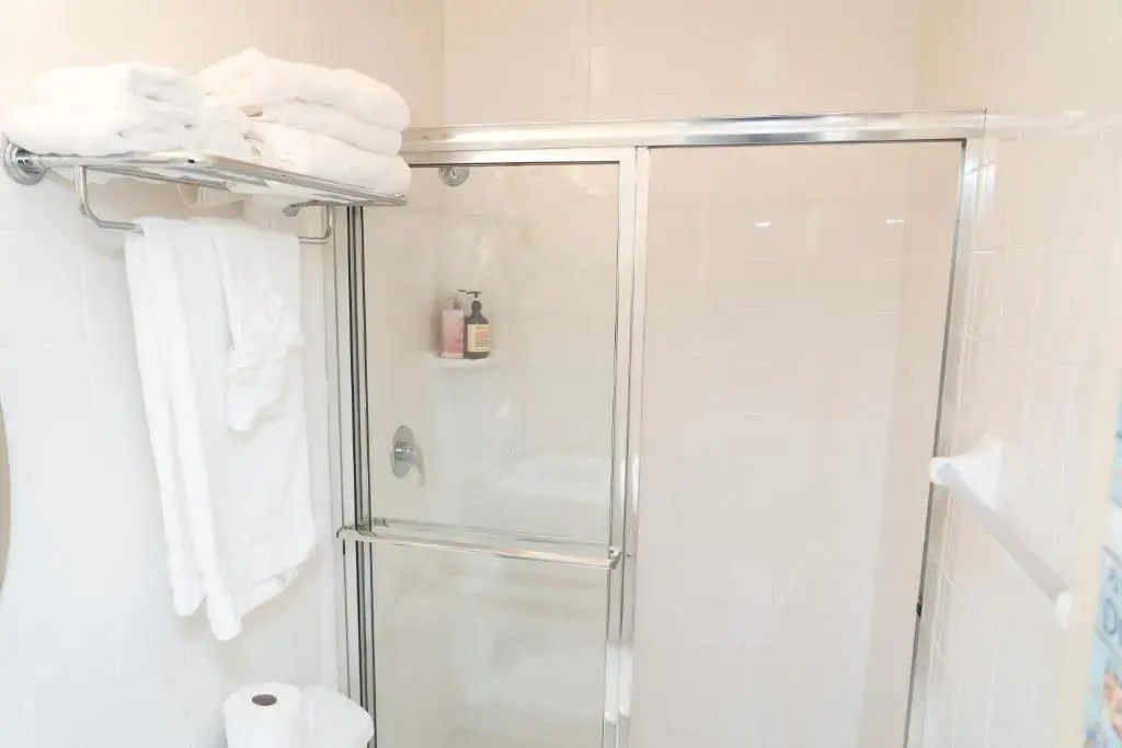 Waterfront Studio- Pool, Beach, Intercostal-5