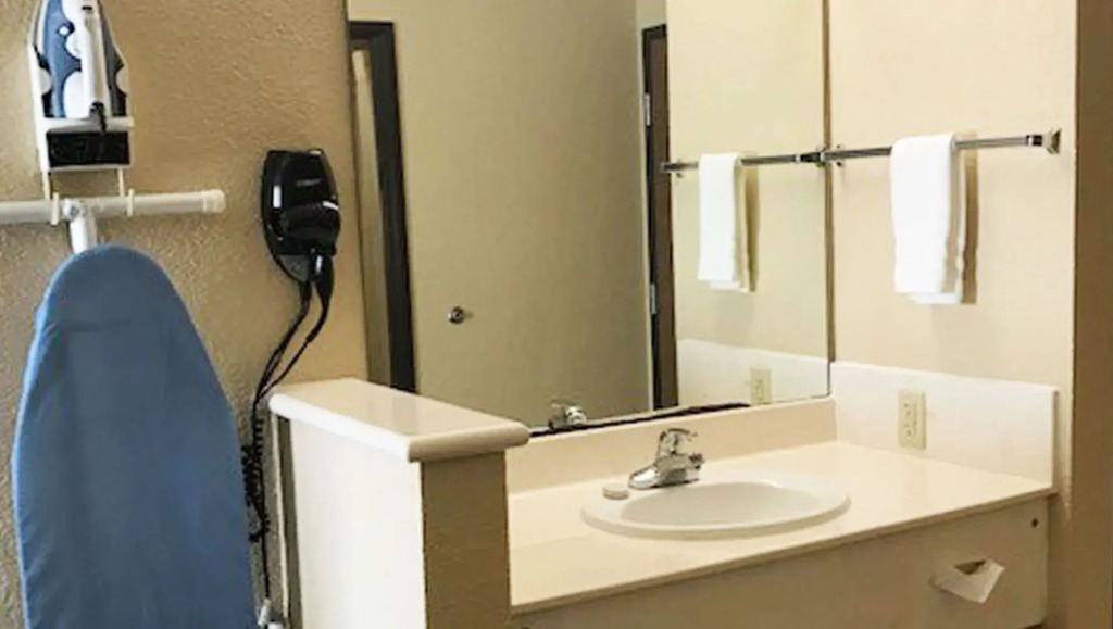 Atria Hotel and RV McGregor