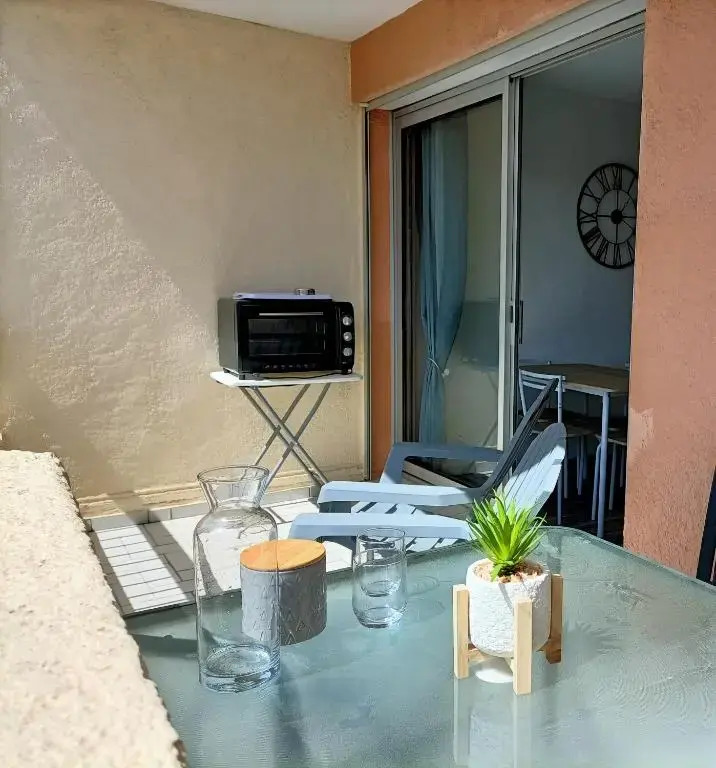 Coquet Appartement T2 PORT DE GRUISSAN 4 personnes 4THAL104