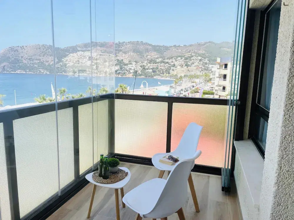 Apartamento Sol y Mar la Herradura by At Home Cost