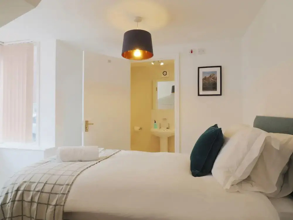 Host & Stay - Kings Corner