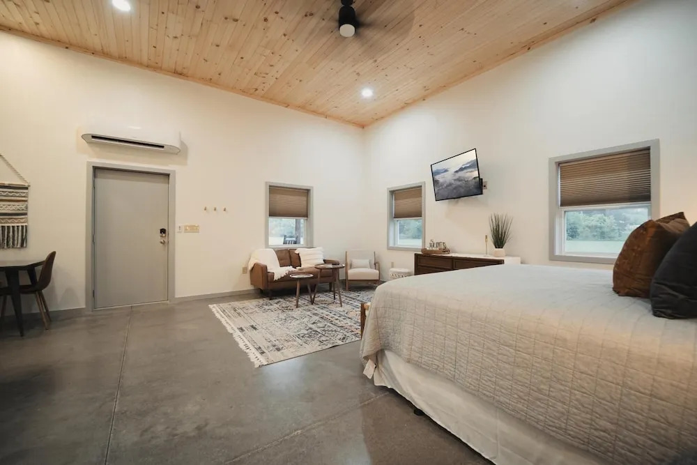 The Boho Barn 1 Bedroom Farmhouse by RedAwning