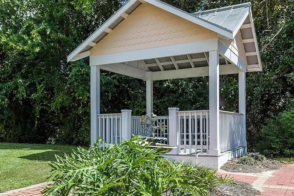 Peachtree Place II C207- Beach Getaway