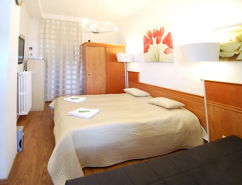 Hostel - With Private Entrance