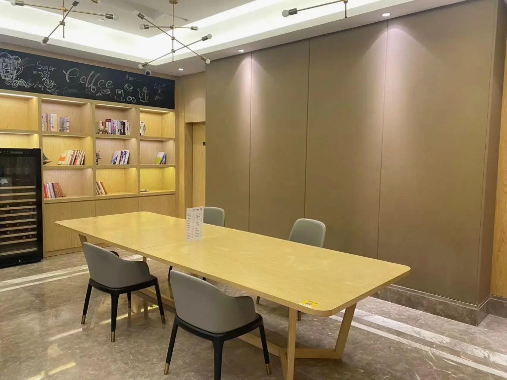 Kyriad Marvelous Hotel Huizhou South Station Danshui YI Center