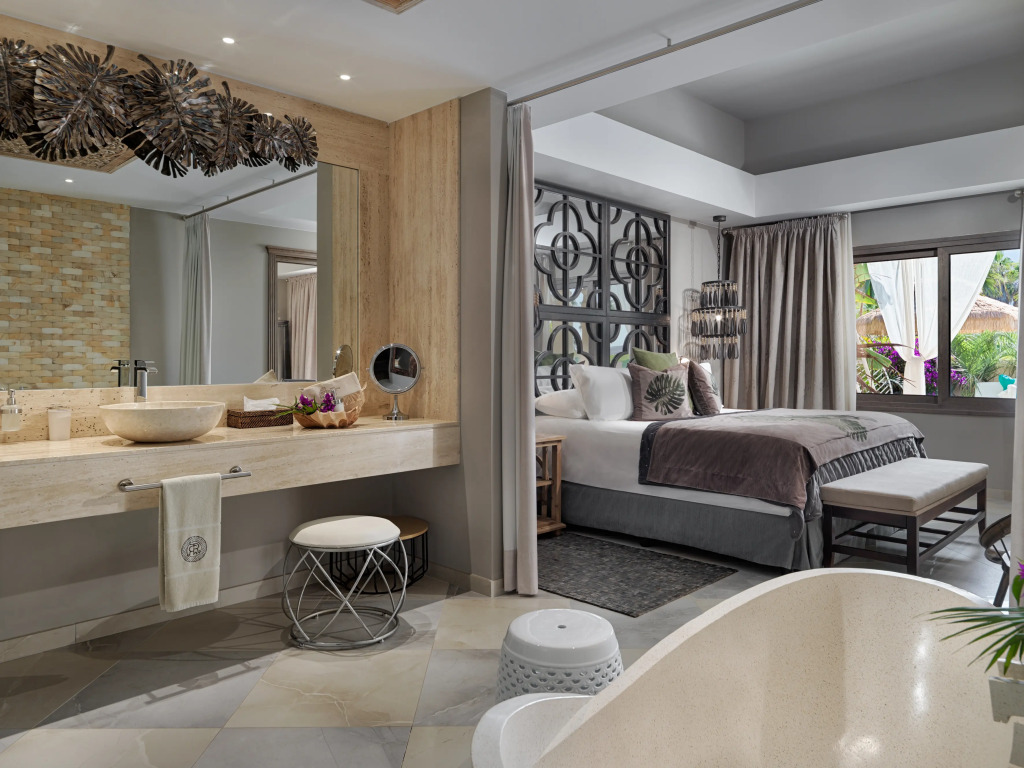 Royal River, Luxury Hotel