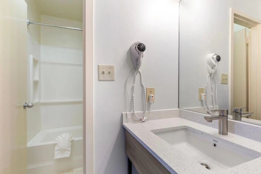 Suburban Studios Tysons Corner