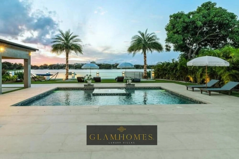Star Villa Opulent Waterfront Property
