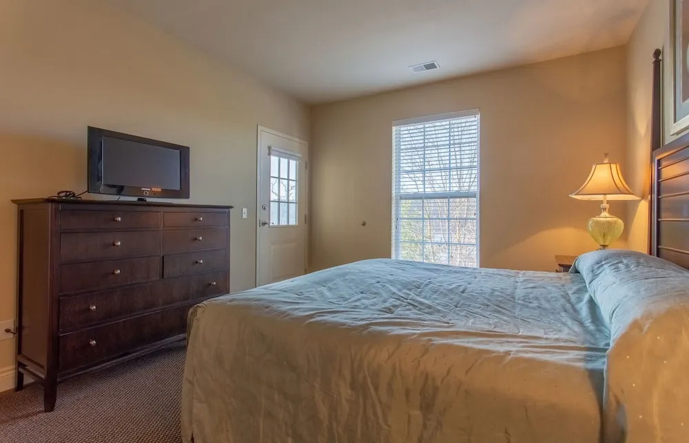 Great Gatsby 2 Bedrooms 2 Bathrooms Condo