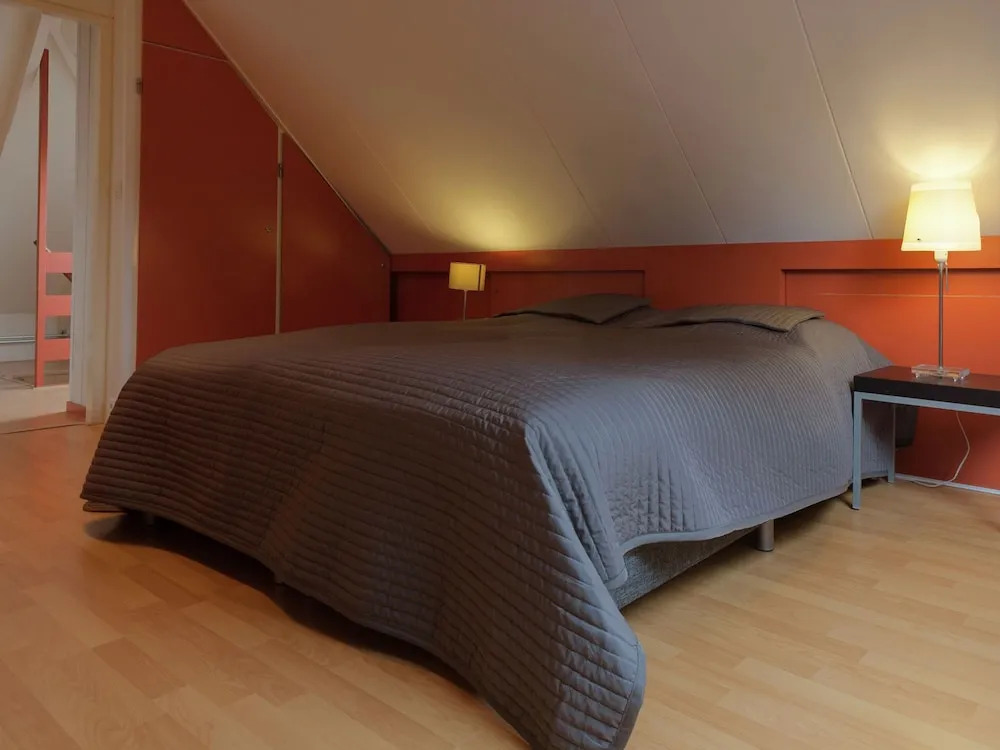 Detached, 6-Person House in a Quiet Holiday Park Nearby Ouddorp