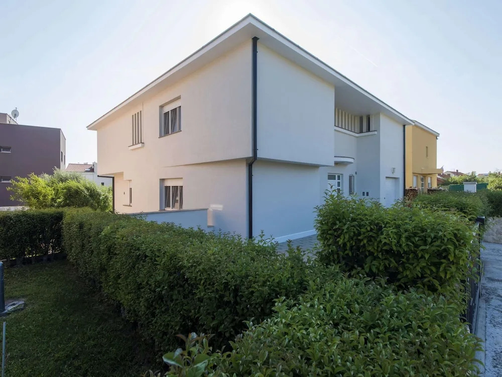 Seaside Villa in Zadar with swimming pool