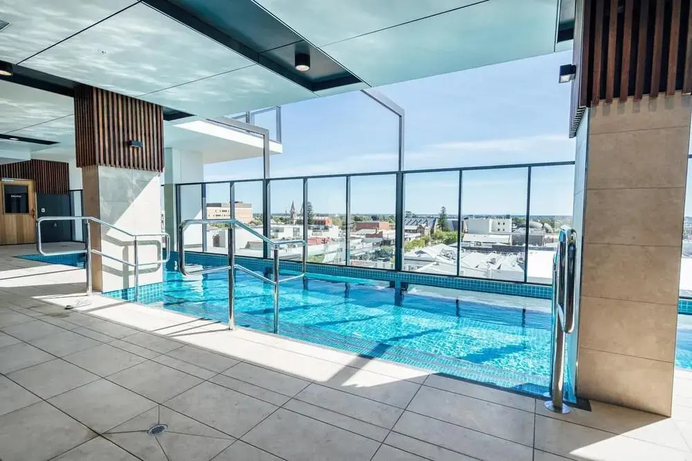 A Cut Above The West - Pool - Rooftop Bar - Gym - Wifi