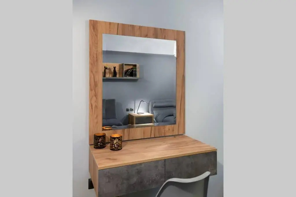 Superb suite on Aiolou street