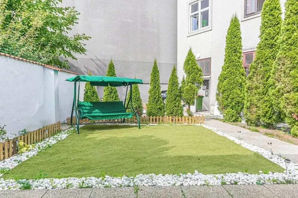 Charming 1BR Getaway Central Meidling