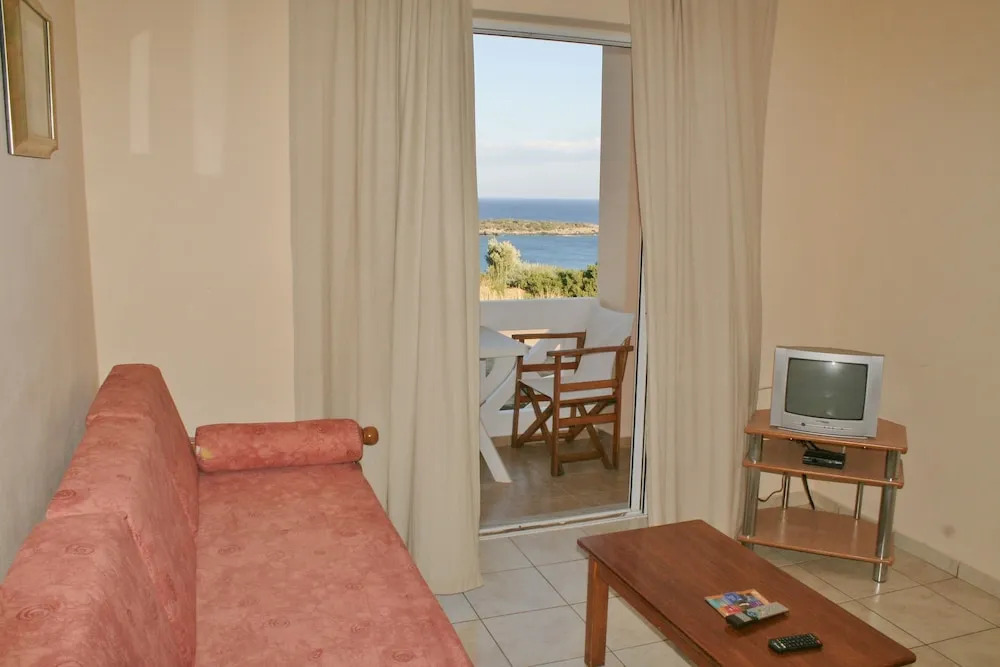 Flisvos Rooms