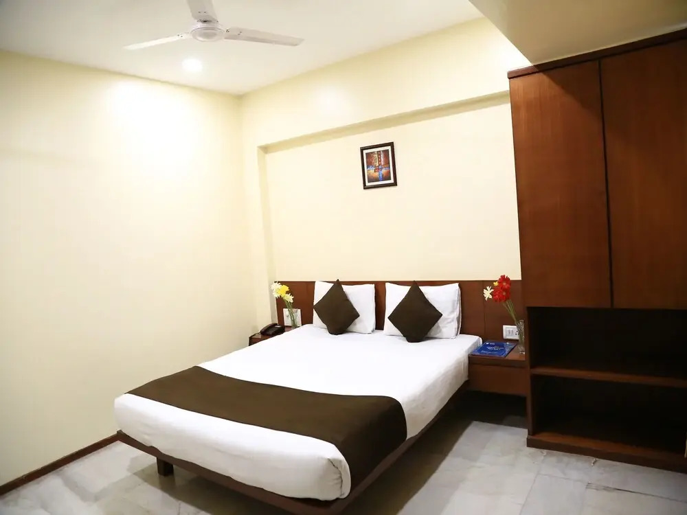 OYO 13771 Executive Residency