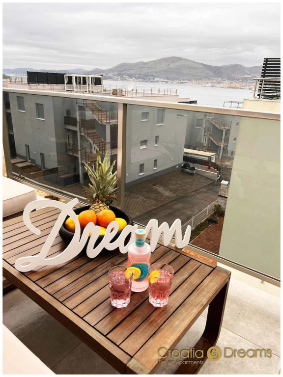 Oceanview Deluxe Penthouse Apartment With 89m2 Living Space & 90m2 Roof Terrace