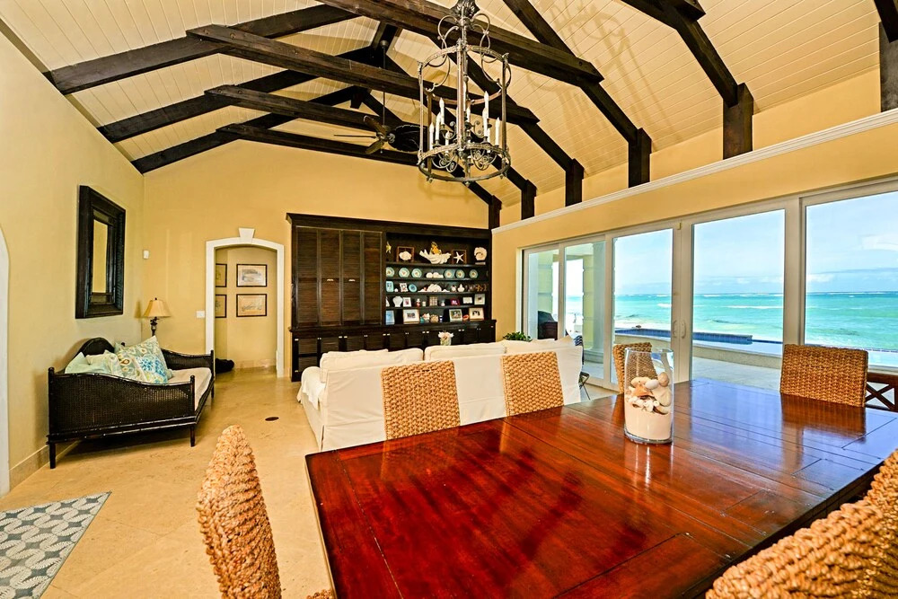 La Mouette Cable Beach Bahamian Villa