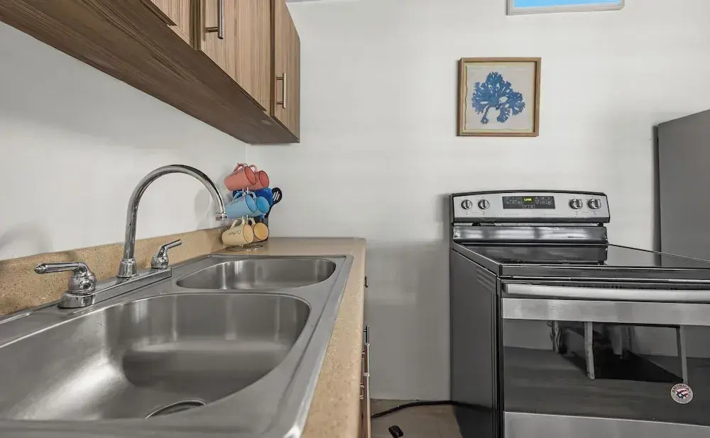 Private Pool Near the Beach Pet Friendly