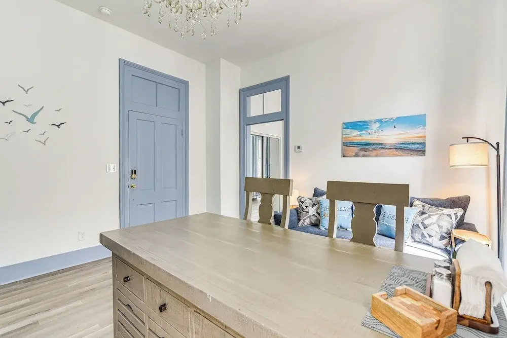 1 Mi to Beach: Historic Retreat in Galveston