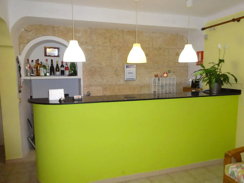 FLOR Amistad Hostal