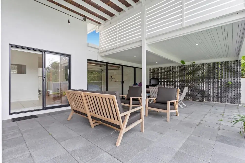Beachfront 3-bed With Private Pool & Fireplace