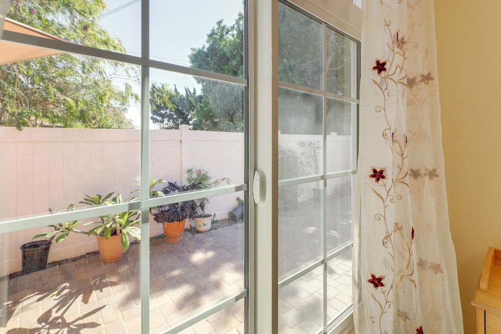 South Bay Sweet Spot! Extended-stay Studio