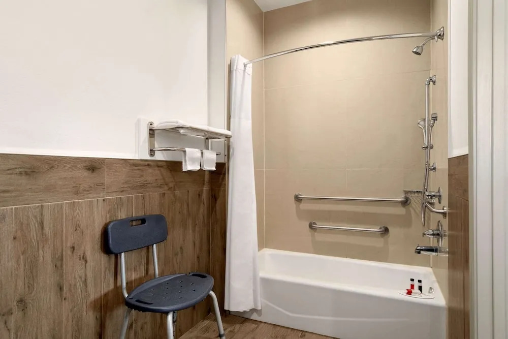 Scottish Inns & Suites