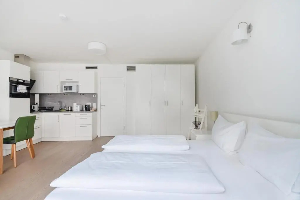 Quiet and cozy apartment next to Mariahilfer Strasse and Naschmarkt with AC