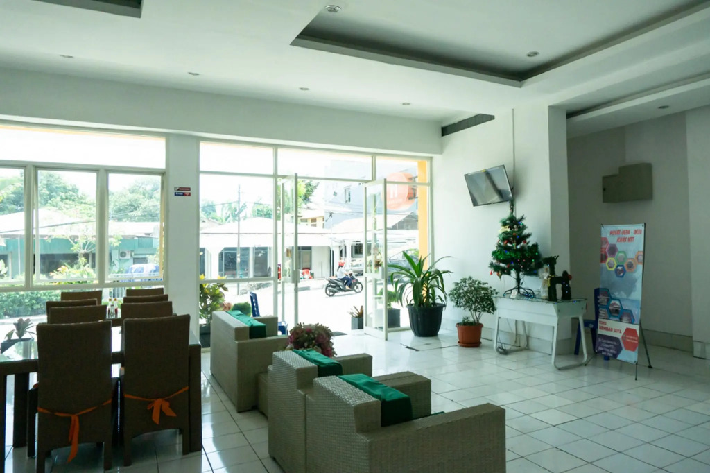 RedDoorz Plus @ Ende City Center