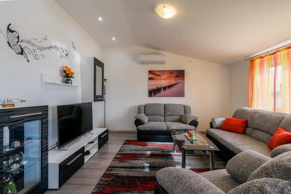 La Bodega Apartments