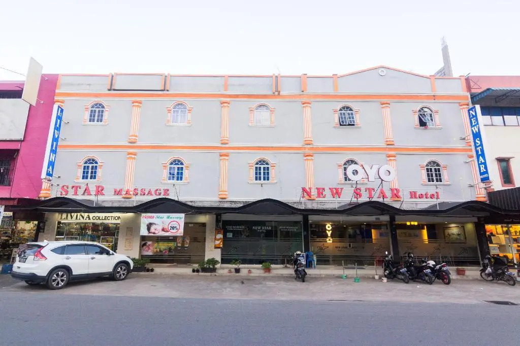 OYO 1635 New Star Hotel