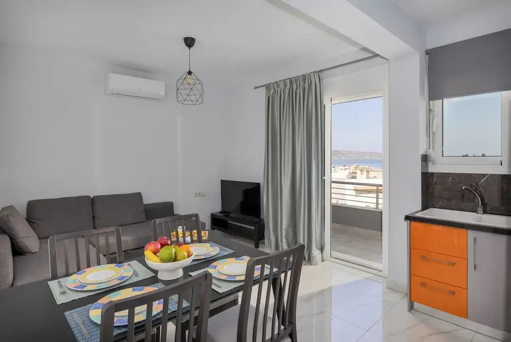 Boutique Seaview Apt near City Center