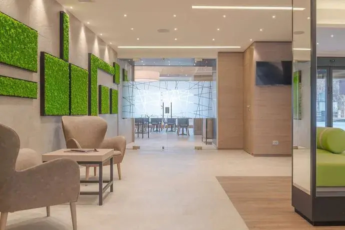 Flower Street provides accommodations with free Wifi, air conditioning